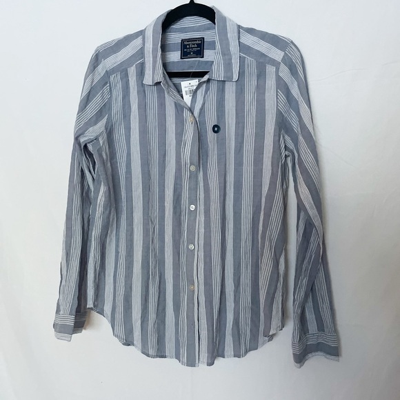 NWT Abercrombie and Fitch striped gray button down size M - Picture 3 of 7